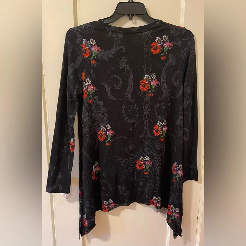 Desigual sweater, size medium - Picture 3 of 7
